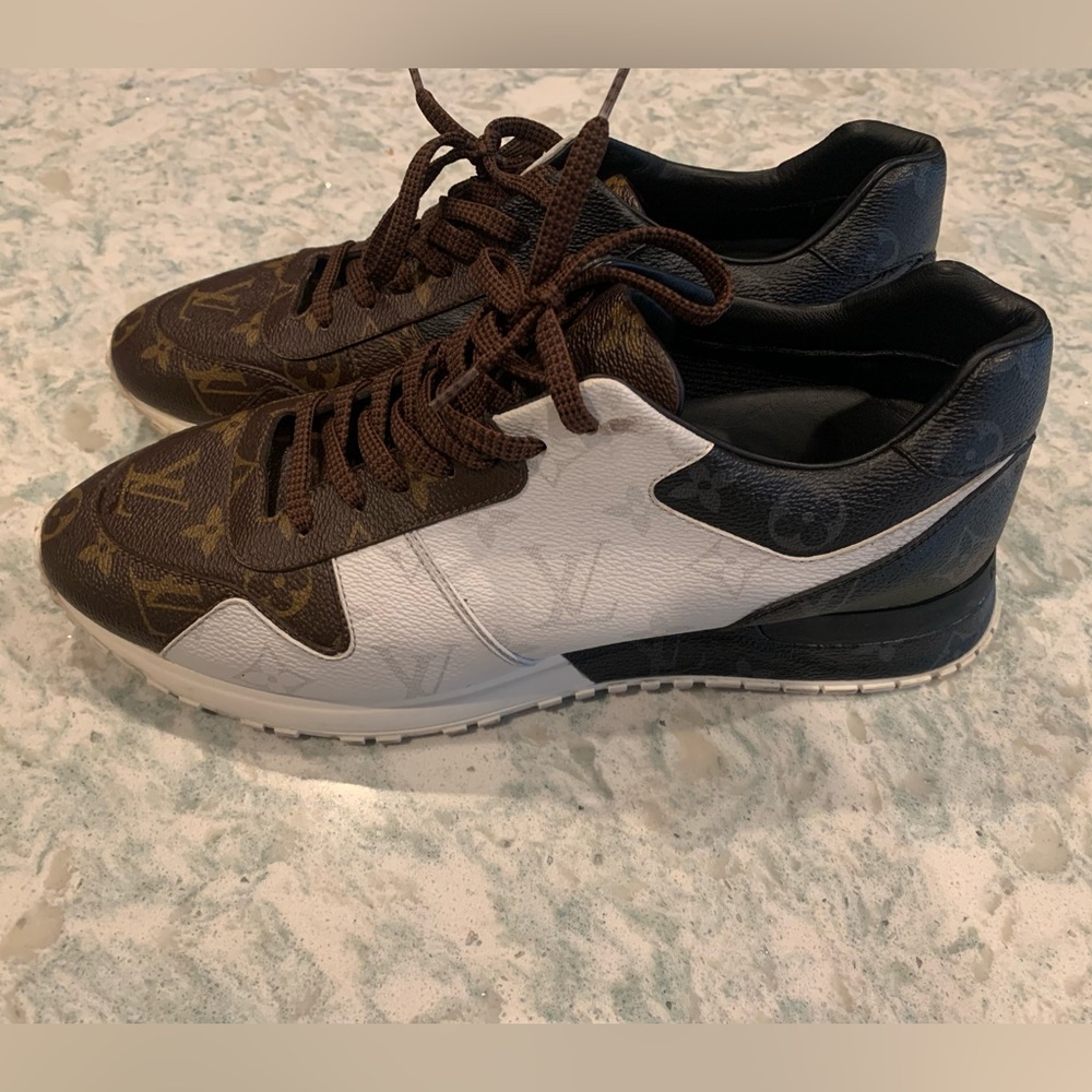 Louis Vuitton “Tri-Color” Run Away sneaker. - Picture 4 of 7